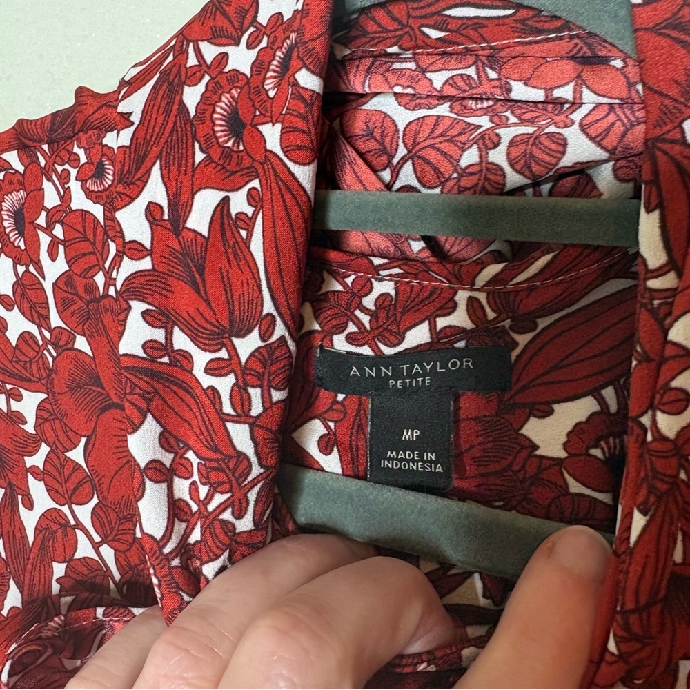 Ann Taylor Rust Orange and White Floral Blouse with Bow Collar Medium P - Picture 5 of 7
